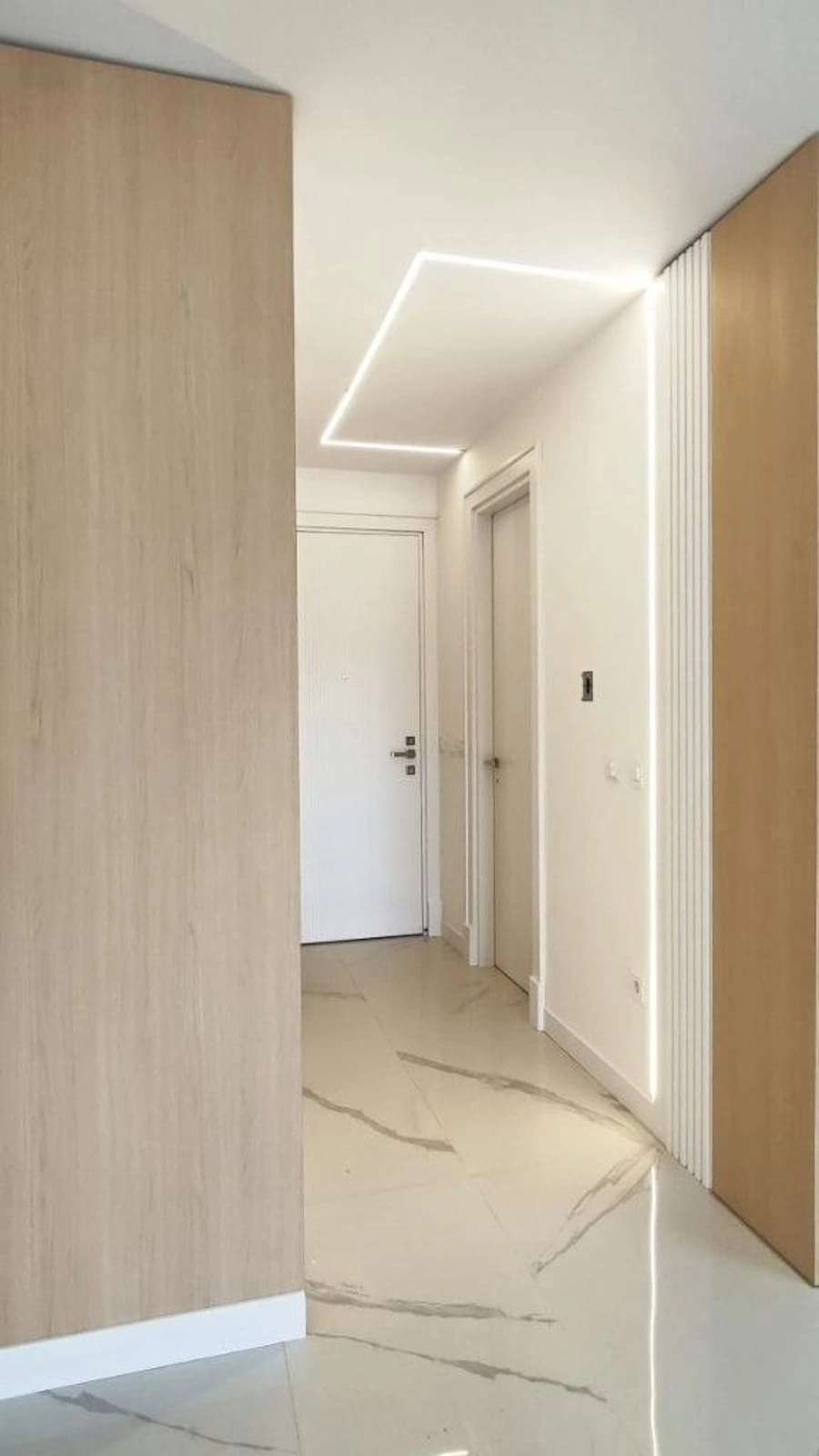 Garsonjera-36-m²-sa-namjestajem-po-mjeri-Bar-6 Garsonjera 36 m² – Bar — fotografija 7
