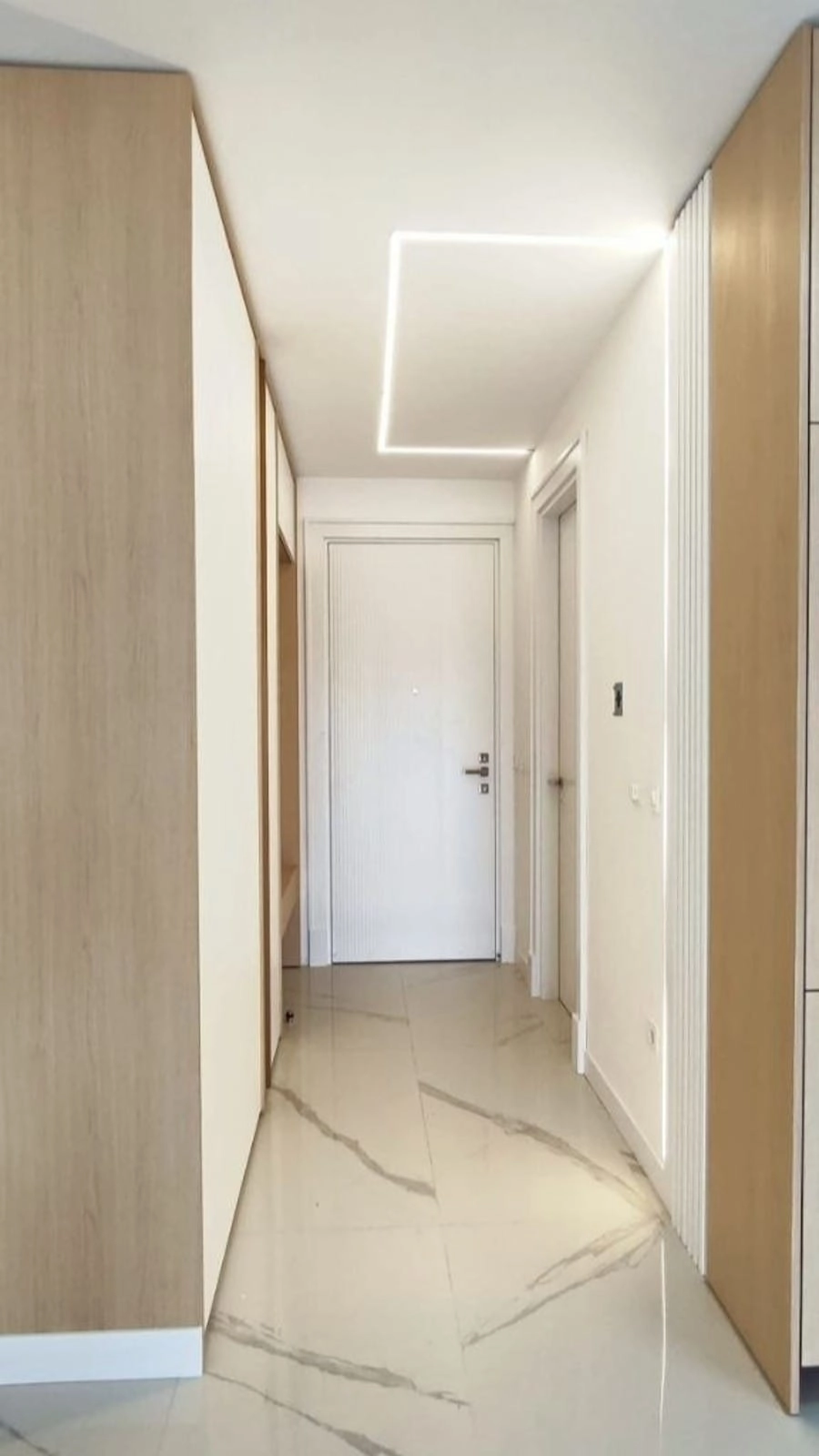 Garsonjera-36-m²-sa-namjestajem-po-mjeri-Bar-9 Garsonjera 36 m² – Bar — fotografija 10