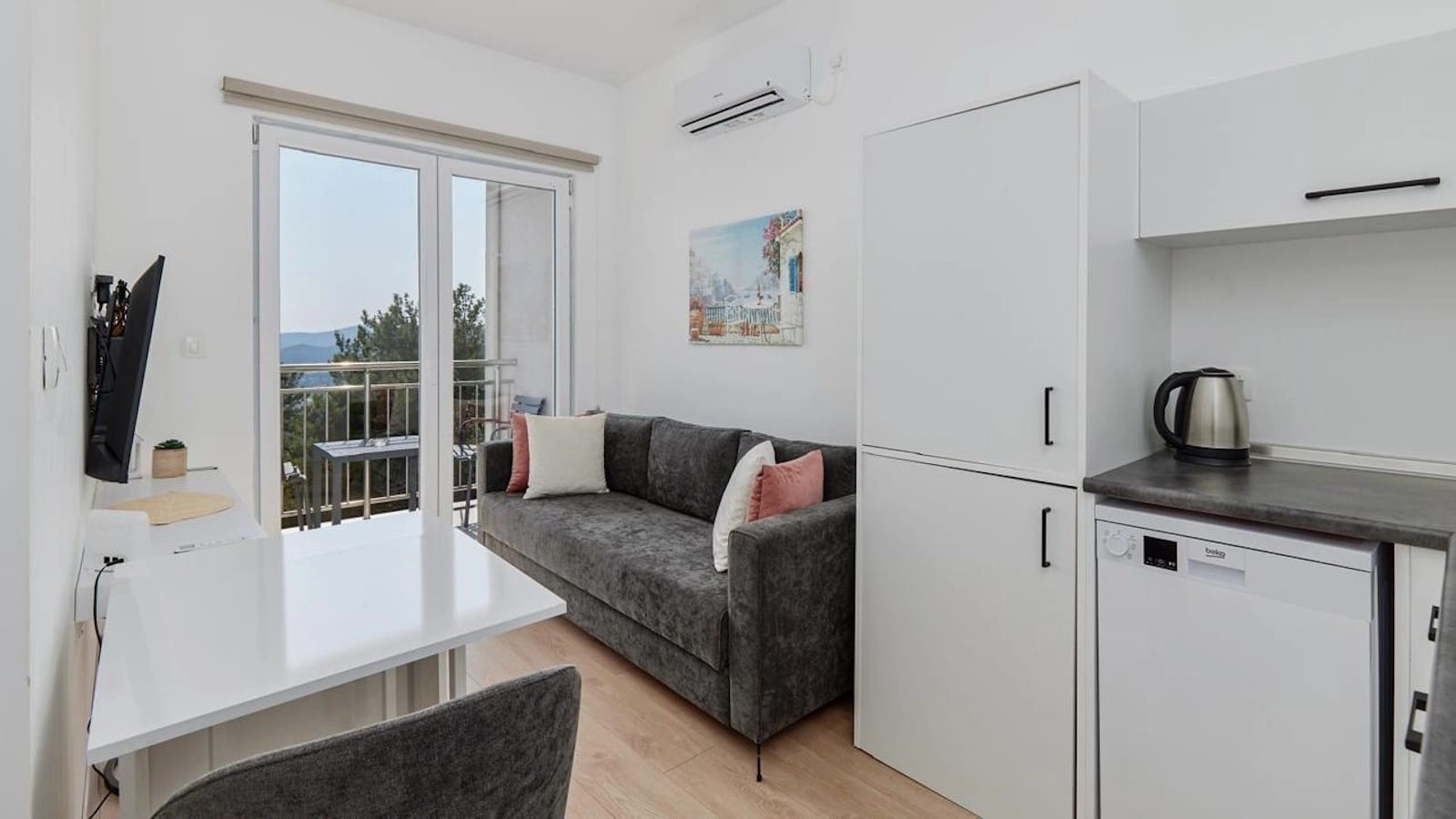 Jednosoban-stan-sa-pogledom-na-more-Kavac-Kotor-3 Jednosoban stan 24 m² – Kavač, Kotor — fotografija 4