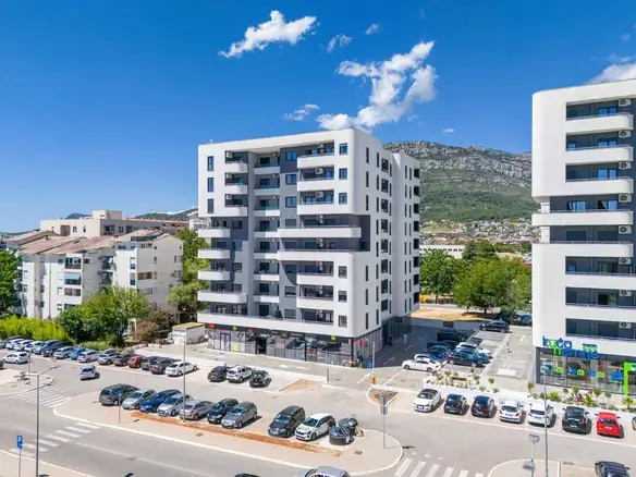 Dvosoban stan 65 m² – Bar — fotografija 4