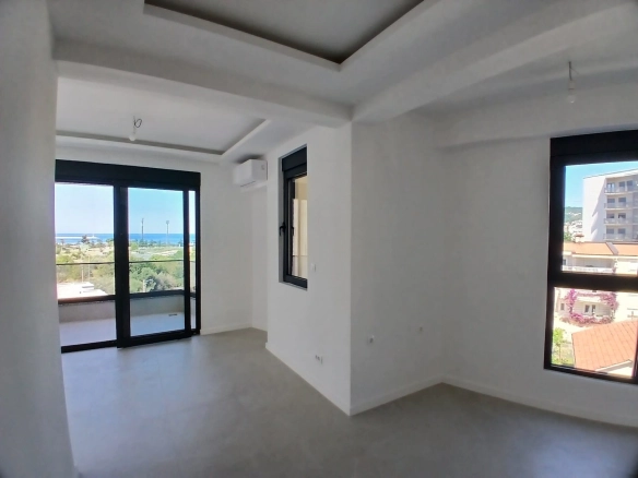 Dvosoban stan 82 m² – Bar — fotografija 4