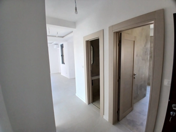 Dvosoban stan 82 m² – Bar — fotografija 8