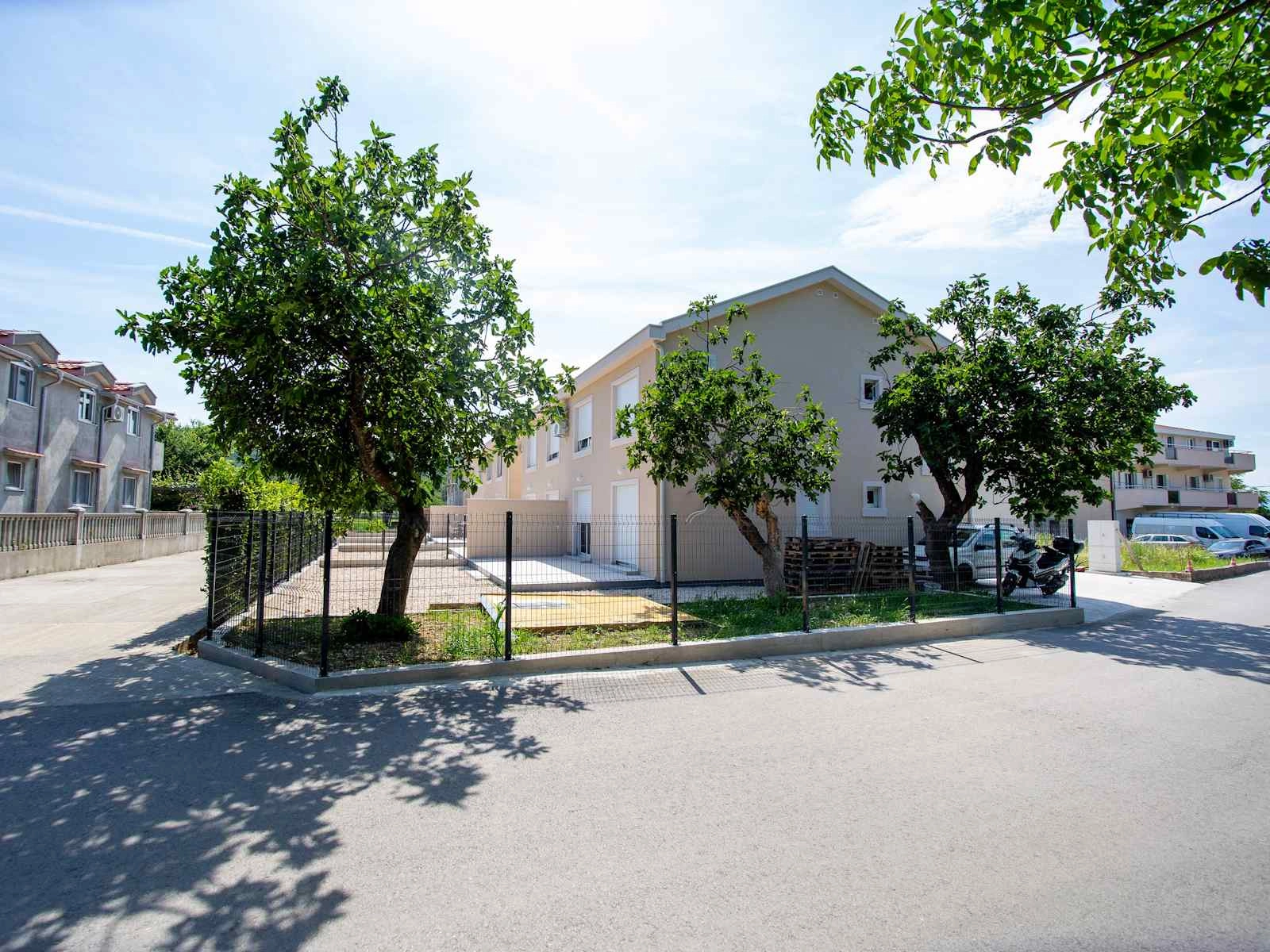 Duplex-kuca-sa-dvoristem-u-Radanovicima-Kotor Duplex kuća sa dvorištem u Radanovićima