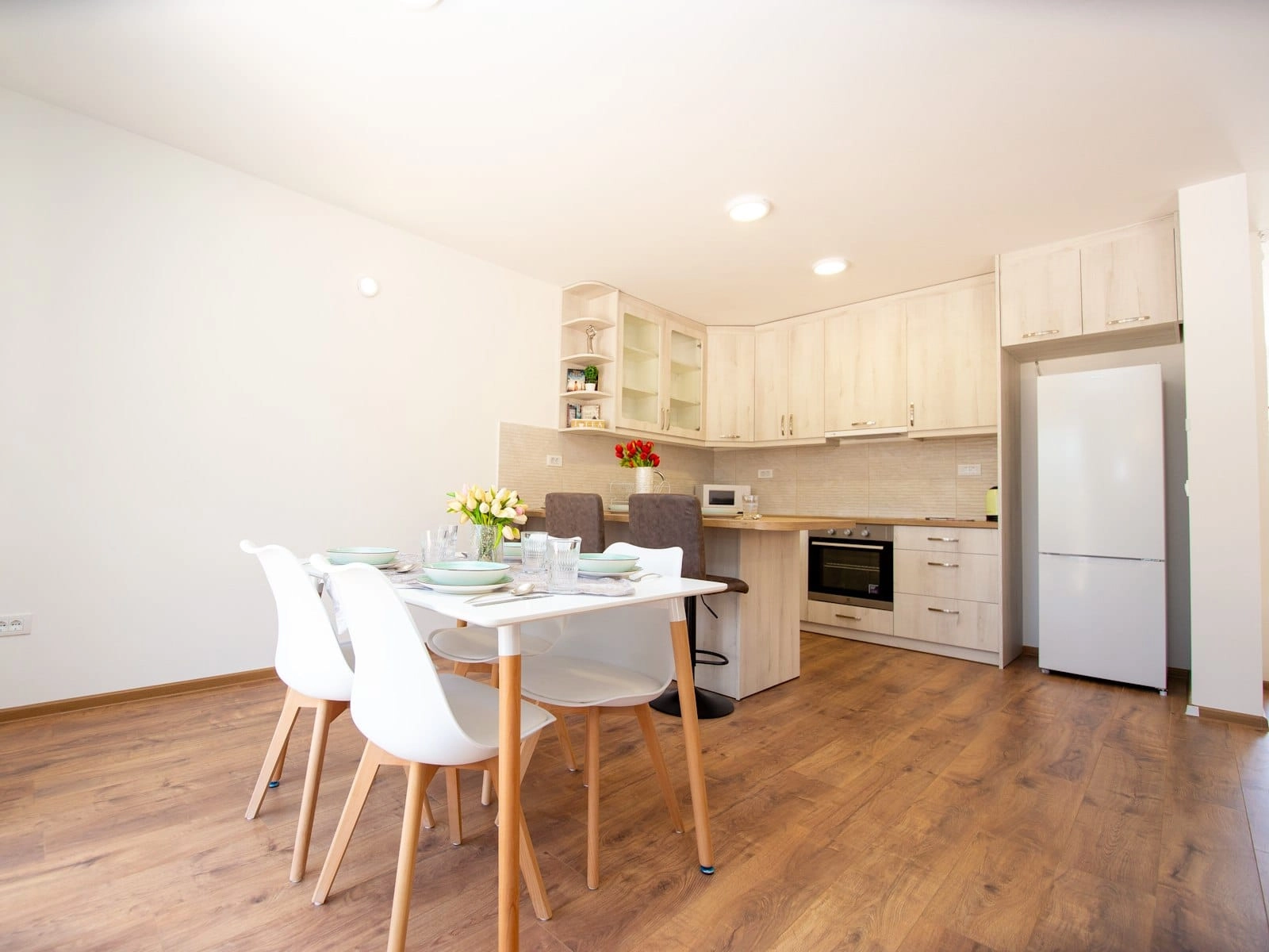 Duplex-stan-sa-dvoristem-u-Radanovicima-Kotor-5 Trosoban stan 132 m² – Radanovići, Kotor — fotografija 6