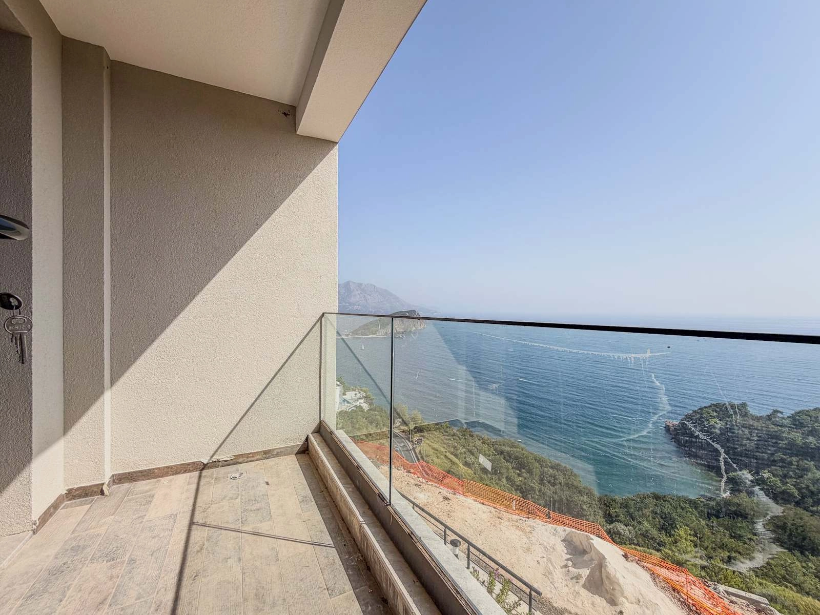 Trosoban-stan-sa-pogledom-na-more-Komosevina-Budva-1 Trosoban stan 93 m² – Komoševina, Budva — fotografija 2