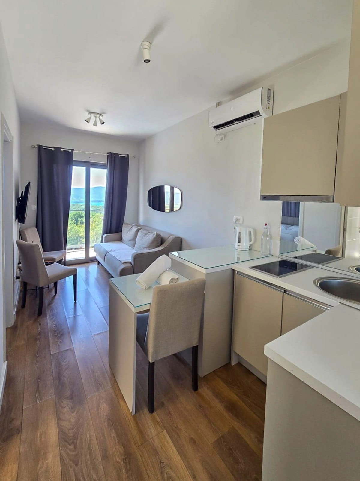Dvosoban-stan-s-pogledom-na-zaliv-Kavac-Kotor-3 Dvosoban stan 41 m² – Kavač, Kotor — fotografija 4