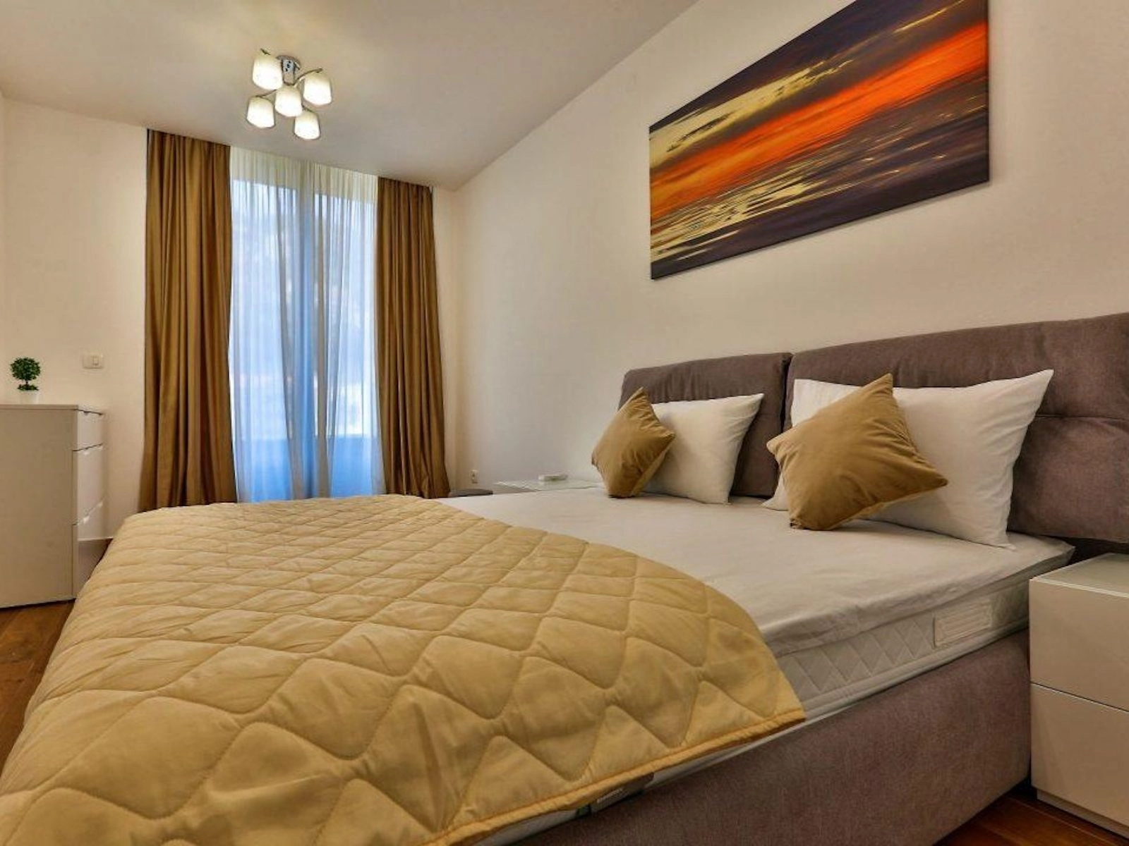 Dvosoban-stan-u-kompleksu-Royal-Gardens-Budva-8 Dvosoban stan 100 m² – Centar, Budva — fotografija 9