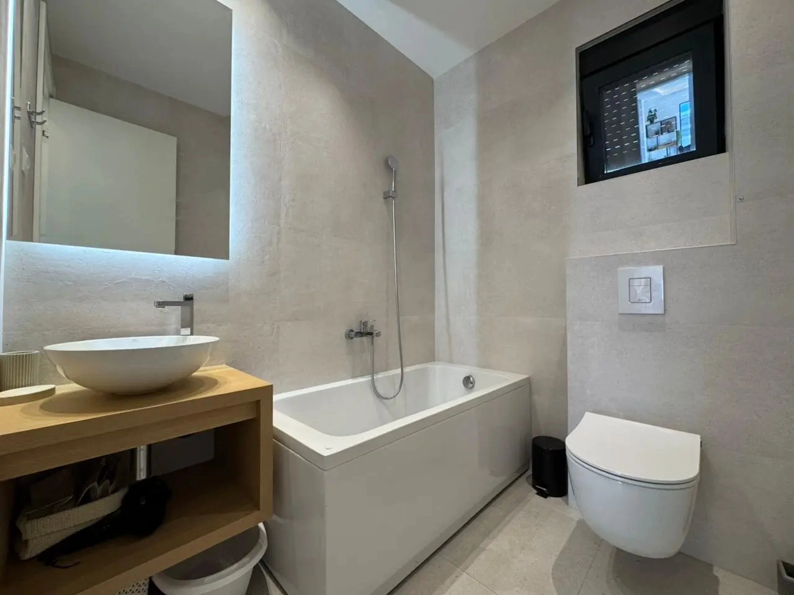 Penthaus-sa-terasom-i-pogledom-na-more-Budva-8 Trosoban stan 145 m² – Gospoština, Budva — fotografija 9