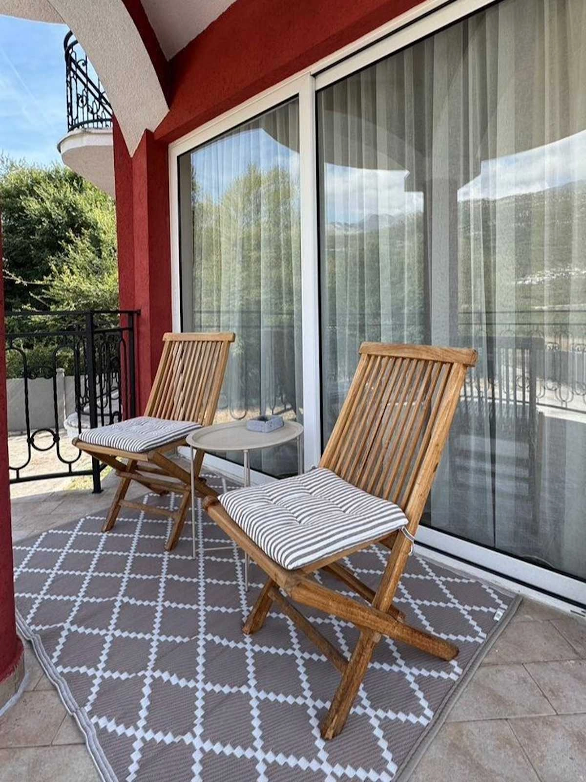 Dvosoban-stan-sa-bazenom-u-Lastvi-Grbaljskoj-Budva-2 Dvosoban stan 79 m² – Budva — fotografija 3