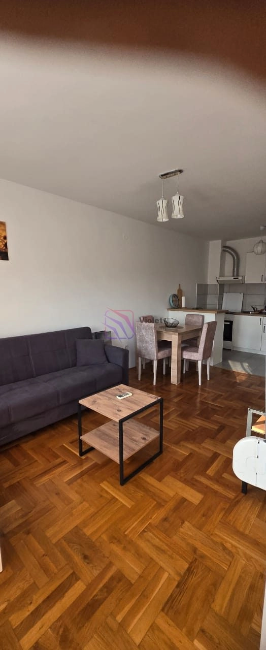 Jednosoban-stan-na-Krivom-mostu-Podgorica-1 Izdavanje: Jednosoban stan 40 m² – Krivi most, Podgorica — fotografija 2