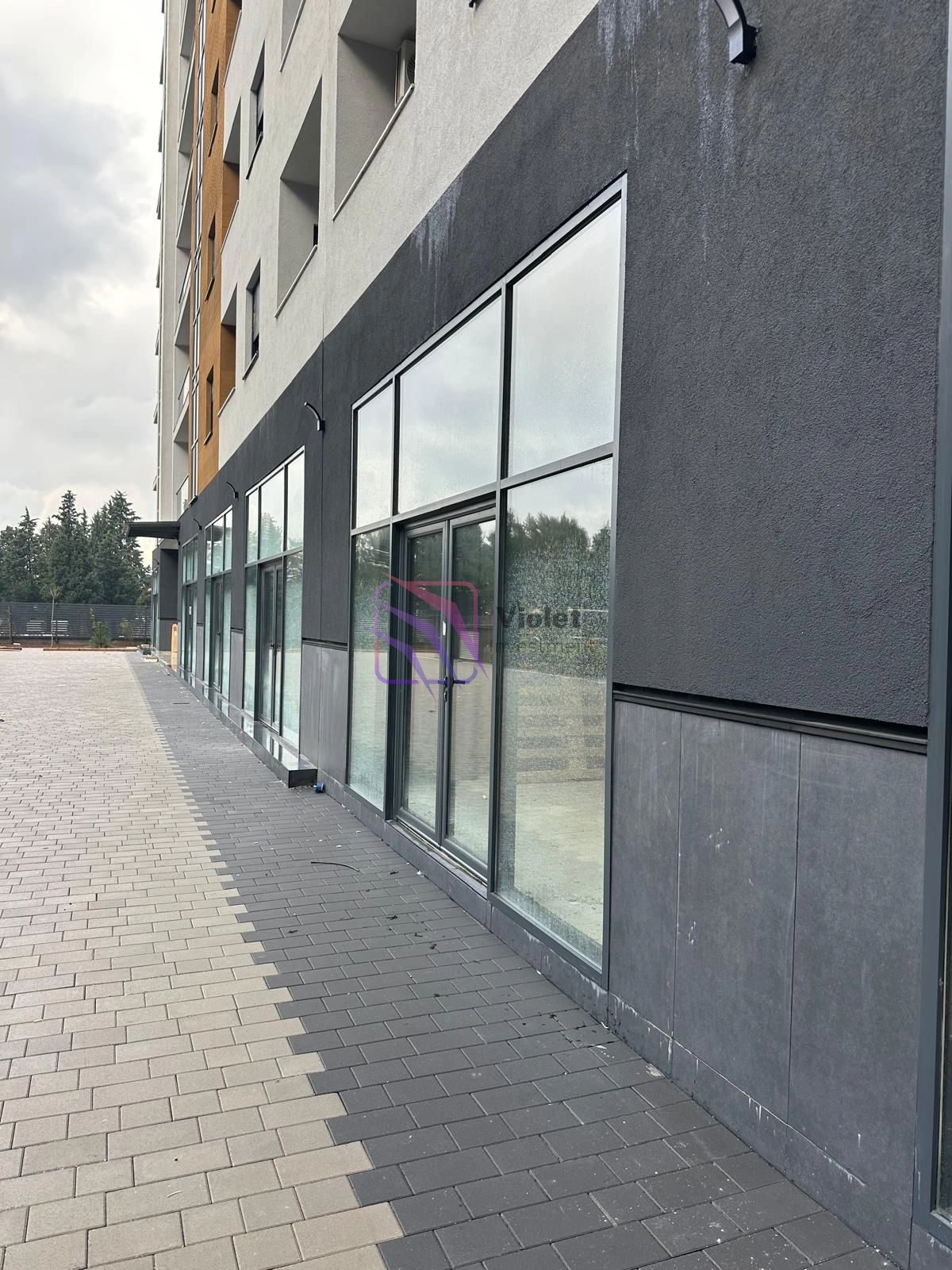 Poslovni-prostor-u-kompleksu-Dadi-Stari-aerodrom-Podgorica-1 Izdavanje: Poslovni prostor 105 m² – Stari aerodrom, Podgorica — fotografija 2