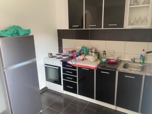 Izdavanje: Dvosoban stan 85 m² – Zagorič, Podgorica — fotografija 11