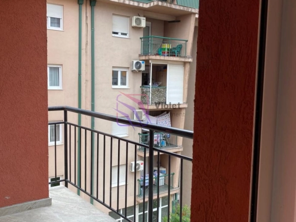 Izdavanje: Trosoban stan 92 m² – City kvart, Podgorica — fotografija 14