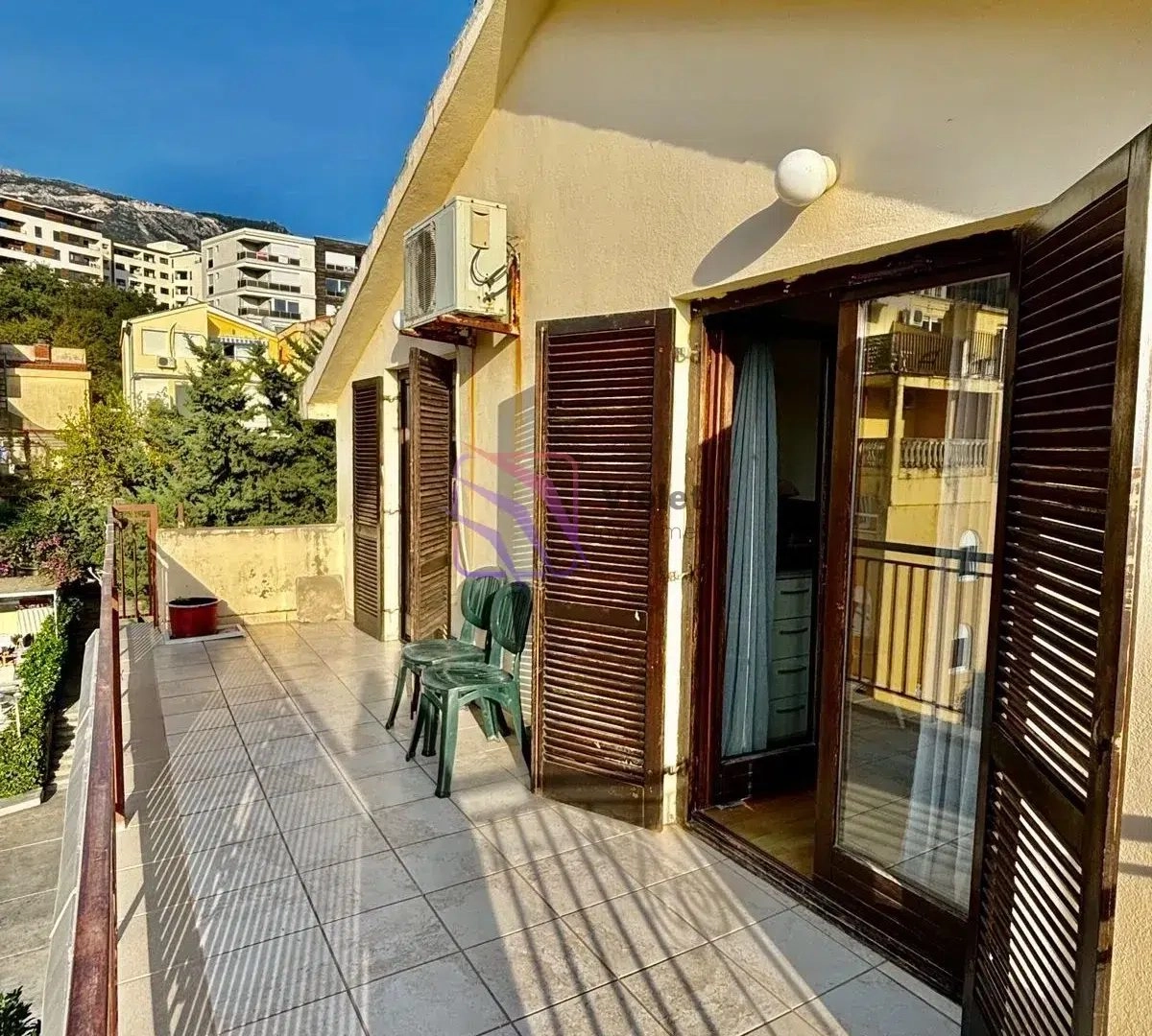Garsonjera-sa-terasom-u-Becicima-Budva-1 Garsonjera 40 m² – Bečići, Budva — fotografija 2