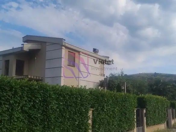 Izdavanje: Kuća 262 m² – Zabjelo, Podgorica — fotografija 2