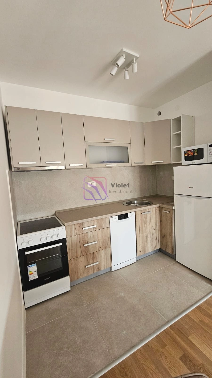 Jednosoban-stan-42-m²-Stari-aerodrom-Podgorica-1 Izdavanje: Jednosoban stan 42 m² – Stari aerodrom, Podgorica — fotografija 2
