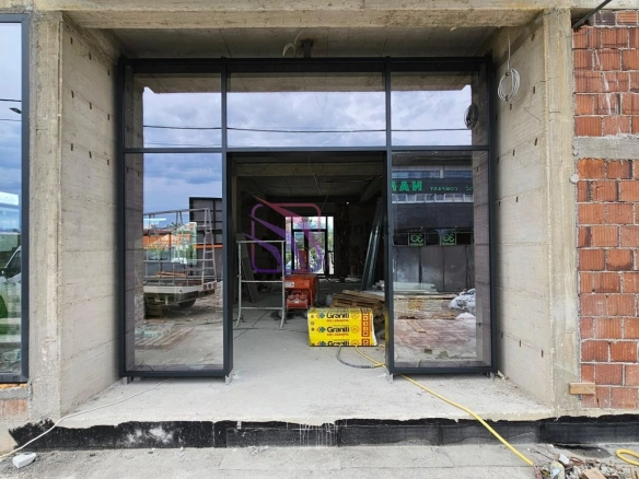 Izdavanje: Poslovni prostor 1.100 m² – Donja Gorica, Podgorica — fotografija 2