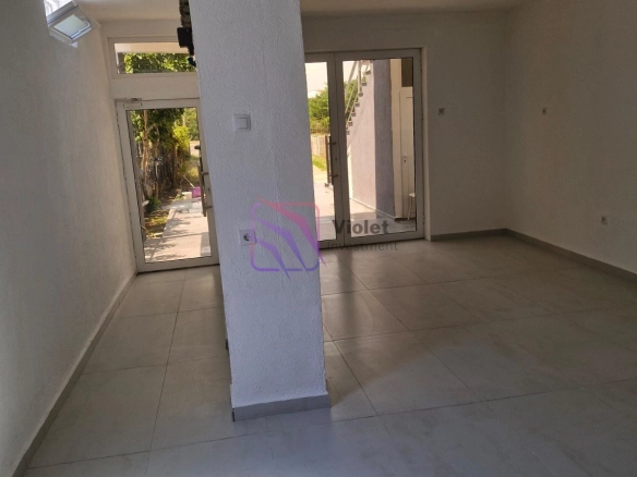 Izdavanje: Poslovni prostor 90 m² – Masline, Podgorica — fotografija 10