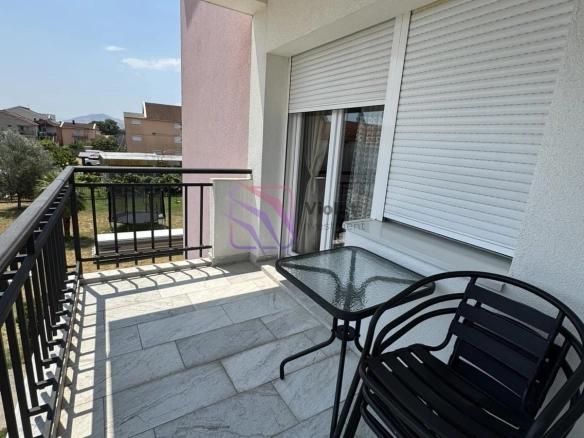 Izdavanje: Dvosoban stan 75 m² – Gornja Gorica, Podgorica — fotografija 11