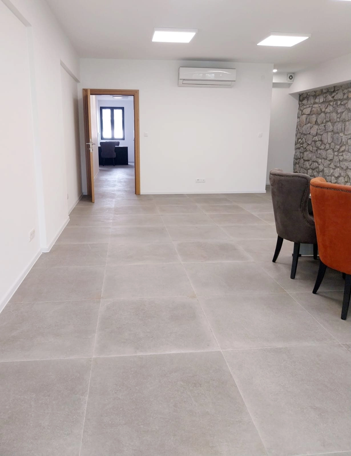 Poslovni-prostor-u-naselju-Centar-Podgorica-1 Poslovni prostor 120 m² u Centru, Podgorica — fotografija 2