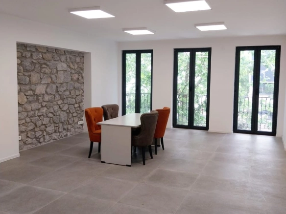 Poslovni prostor 120 m² u Centru, Podgorica — fotografija 3