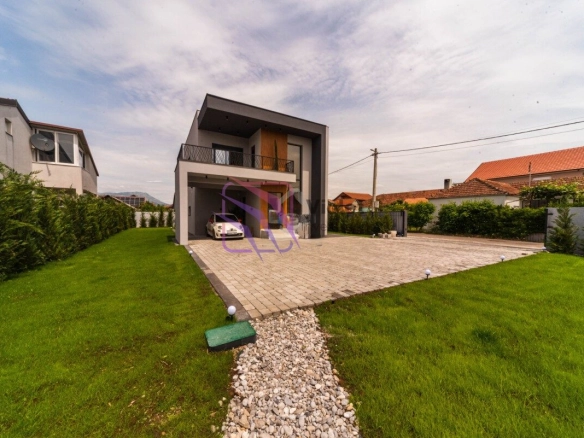 Kuća 202 m² – Tološi, Podgorica — fotografija 2
