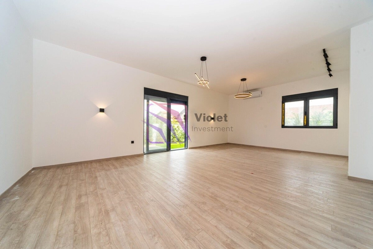 Porodicna-kuca-sa-dvoristem-u-Tolosima-Podgorica-6 Kuća 202 m² – Tološi, Podgorica — fotografija 7