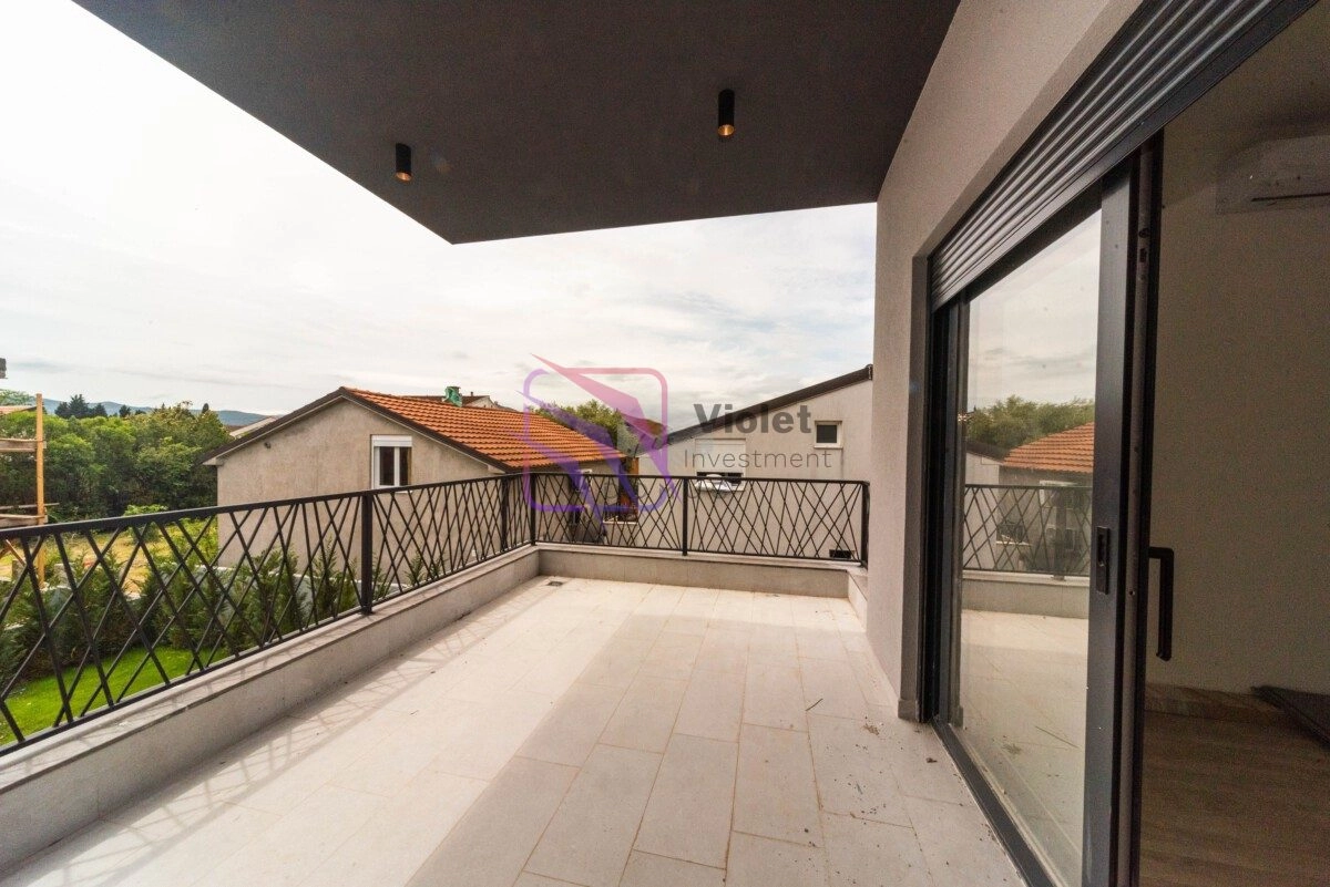 Porodicna-kuca-sa-dvoristem-u-Tolosima-Podgorica-10 Kuća 202 m² – Tološi, Podgorica — fotografija 11