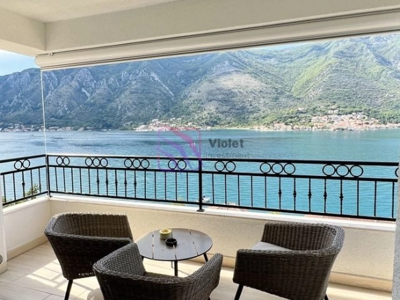 Dvosoban stan 85 m² – Dobrota, Kotor — fotografija 2