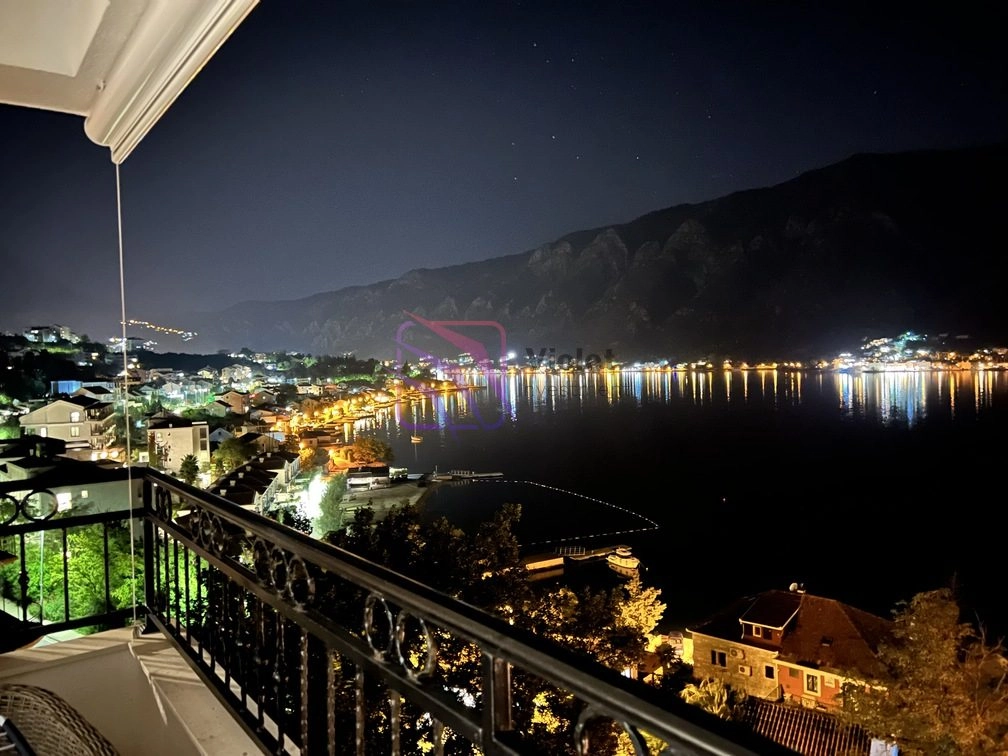 Dvosoban-stan-sa-pogledom-na-more-u-Dobroti-Kotor-11 Dvosoban stan 85 m² – Dobrota, Kotor — fotografija 12