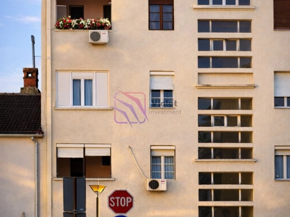 Trosoban stan 67 m² u Centru