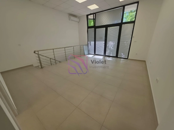 Izdavanje: Poslovni prostor 115 m² – Blok 9, Podgorica — fotografija 2