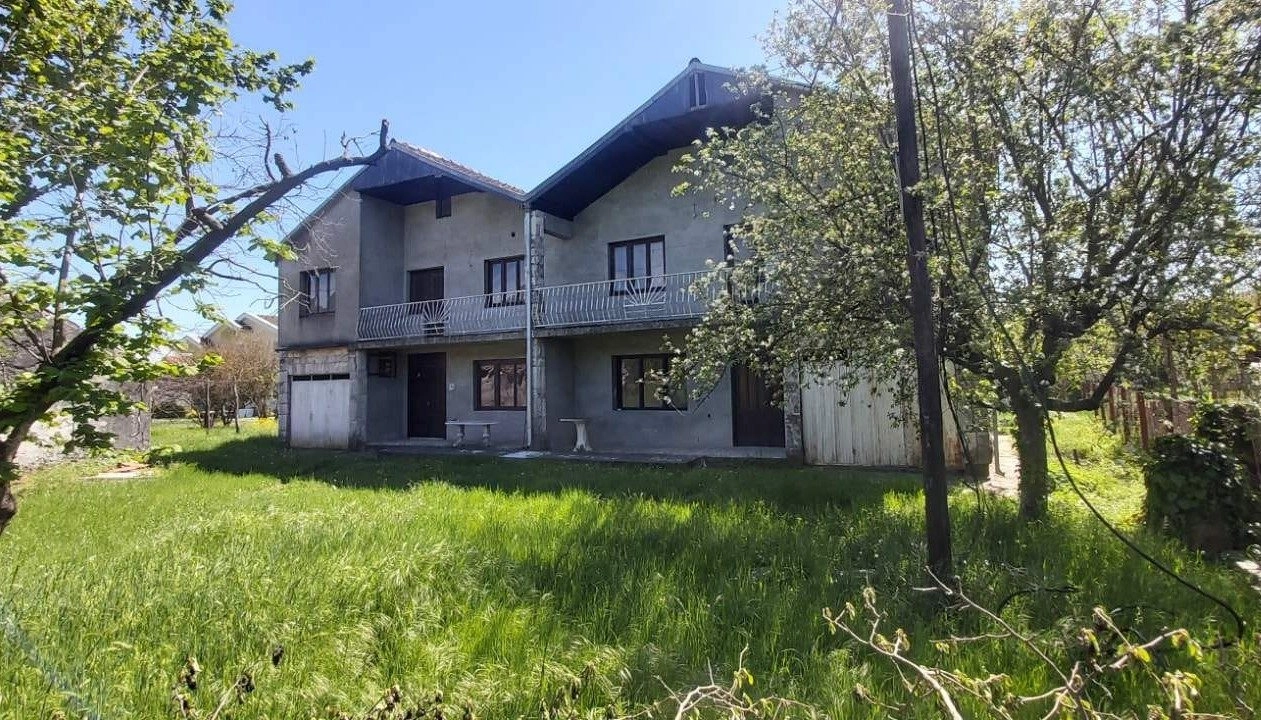 Kuca-sa-velikim-placem-u-Pazicima-Danilovgrad Kuća sa velikim placem u Pažićima