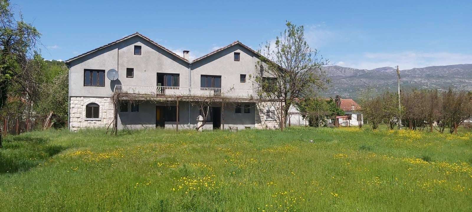 Kuca-sa-velikim-placem-u-Pazicima-Danilovgrad-1 Plac 2.341 m² – Danilovgrad — fotografija 2