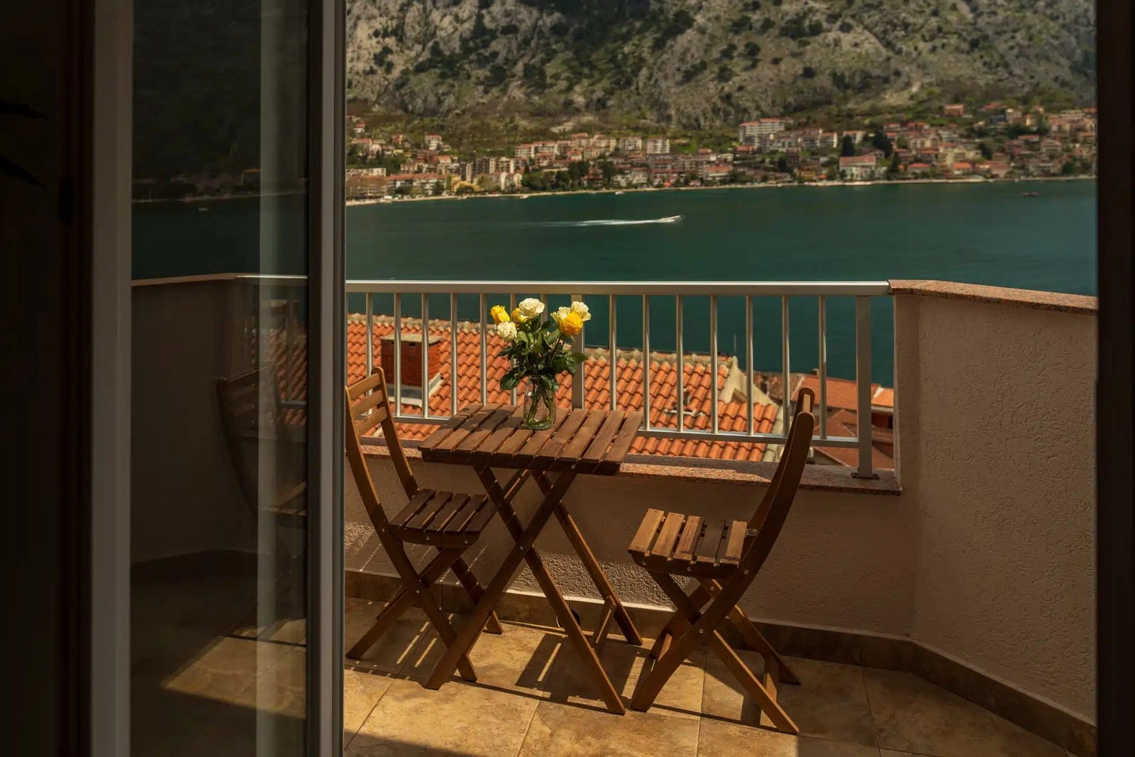 Dvosoban-stan-sa-pogledom-na-zaliv-Muo-Kotor-1 Dvosoban stan 50 m² – Muo, Kotor — fotografija 2