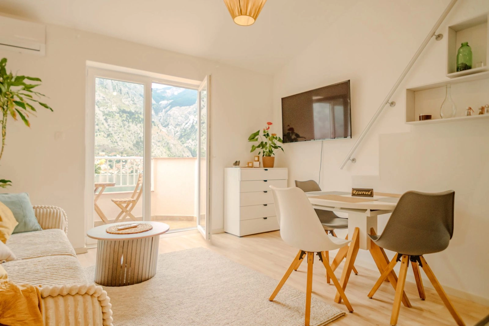 Dvosoban-stan-sa-pogledom-na-zaliv-Muo-Kotor-4 Dvosoban stan 50 m² – Muo, Kotor — fotografija 5