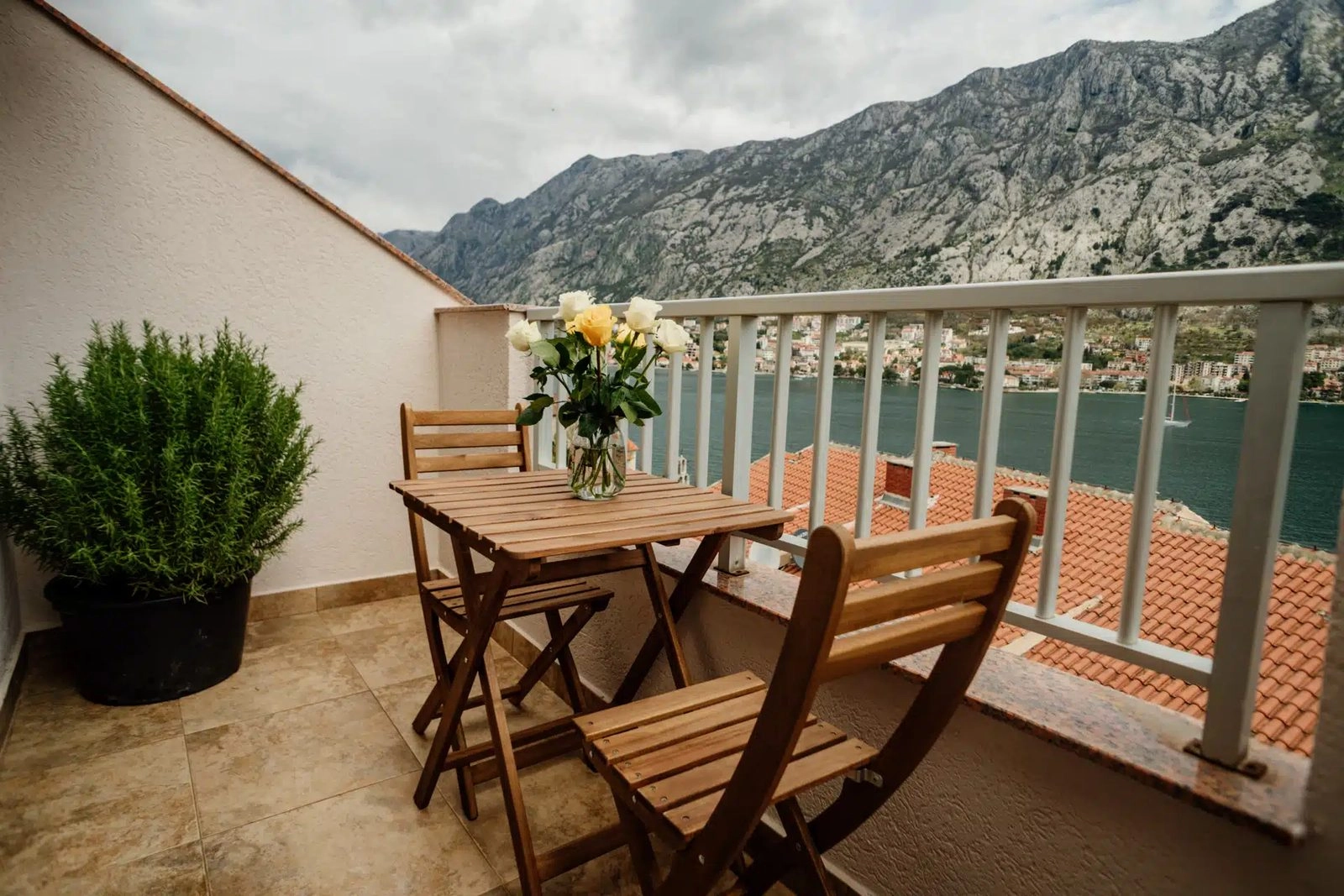 Dvosoban-stan-sa-pogledom-na-zaliv-Muo-Kotor-10 Dvosoban stan 50 m² – Muo, Kotor — fotografija 11