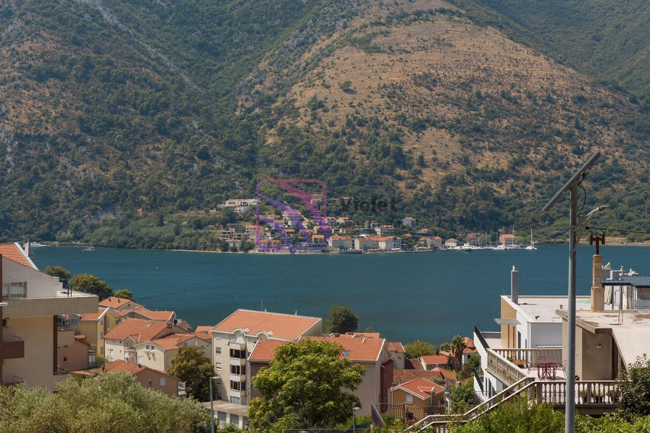 Jednosoban-stan-sa-terasom-u-Dobroti-Kotor Jednosoban stan sa terasom u Dobroti