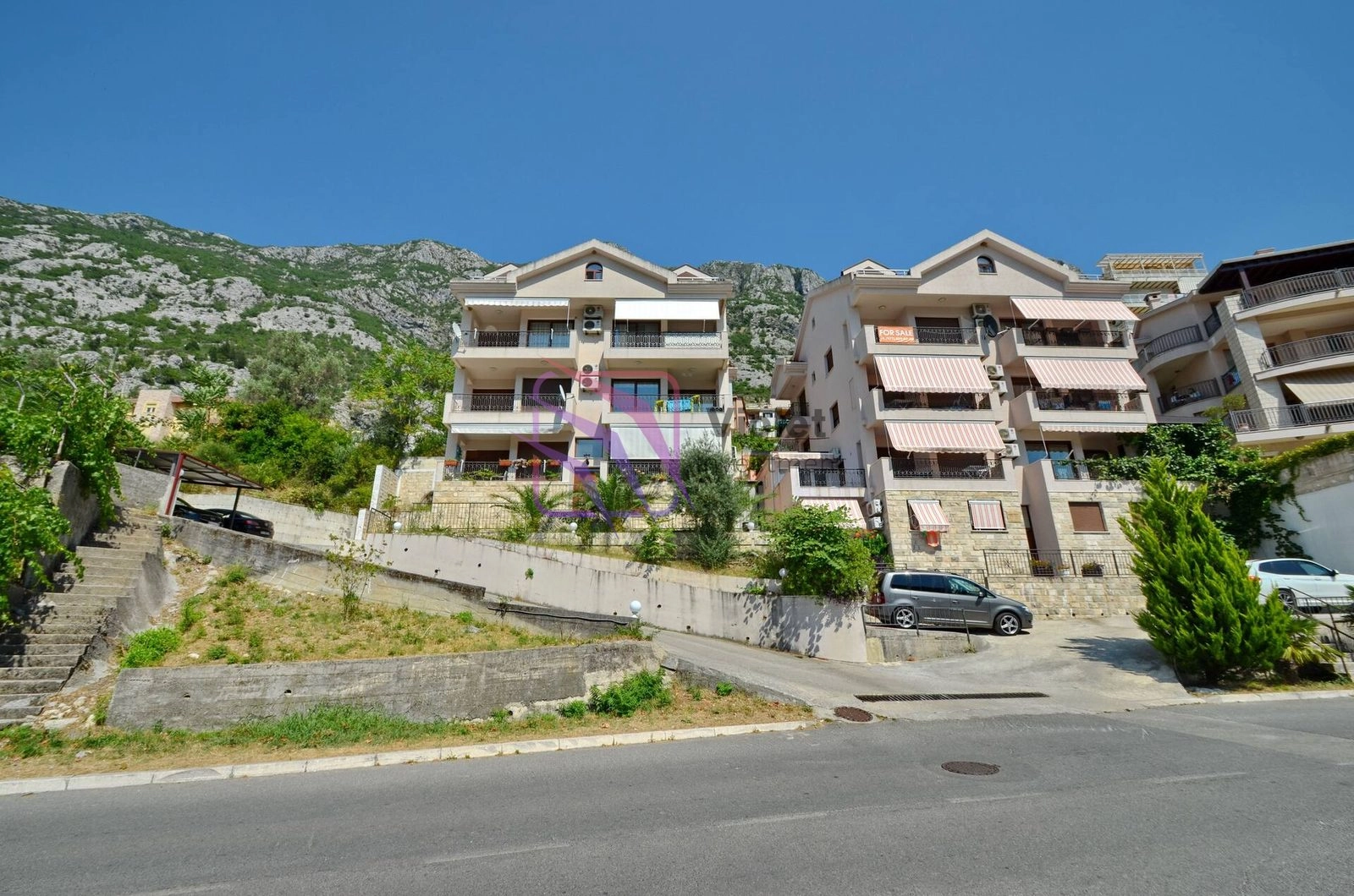 Jednosoban-stan-sa-terasom-u-Dobroti-Kotor-1 Jednosoban stan 50 m² – Dobrota, Kotor — fotografija 2