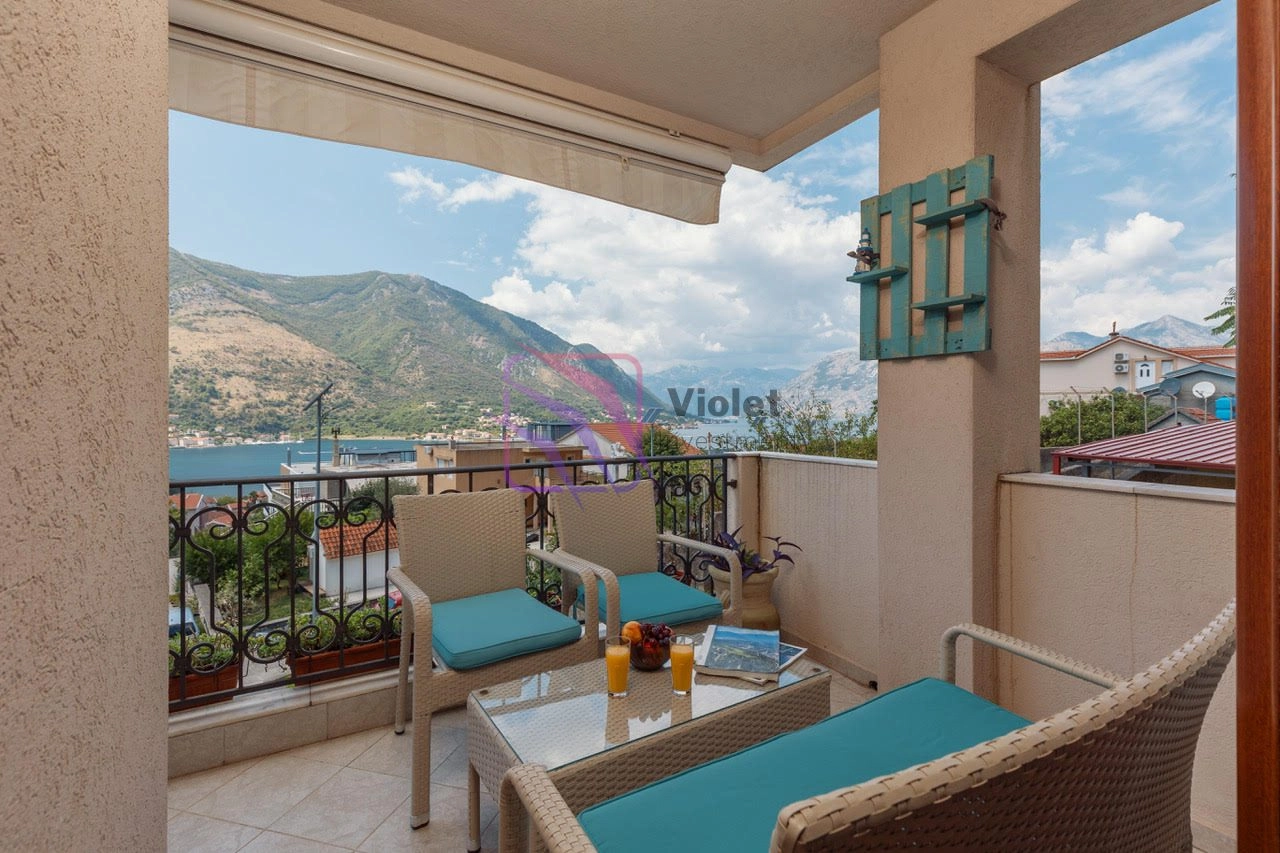 Jednosoban-stan-sa-terasom-u-Dobroti-Kotor-8 Jednosoban stan 50 m² – Dobrota, Kotor — fotografija 9