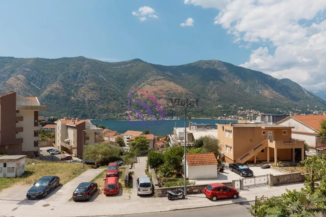 Jednosoban-stan-sa-terasom-u-Dobroti-Kotor-11 Jednosoban stan 50 m² – Dobrota, Kotor — fotografija 12