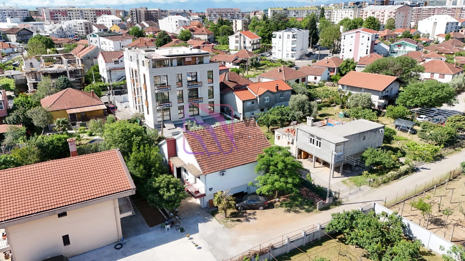 Plac-sa-postojecom-kucom-u-Koniku-Podgorica-3 Plac 661 m² – Konik, Podgorica — fotografija 4