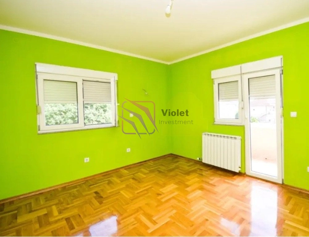 Porodicna-kuca-sa-velikim-placem-u-Donjoj-Gorici-Podgorica-3 Plac – Donja Gorica, Podgorica — fotografija 4
