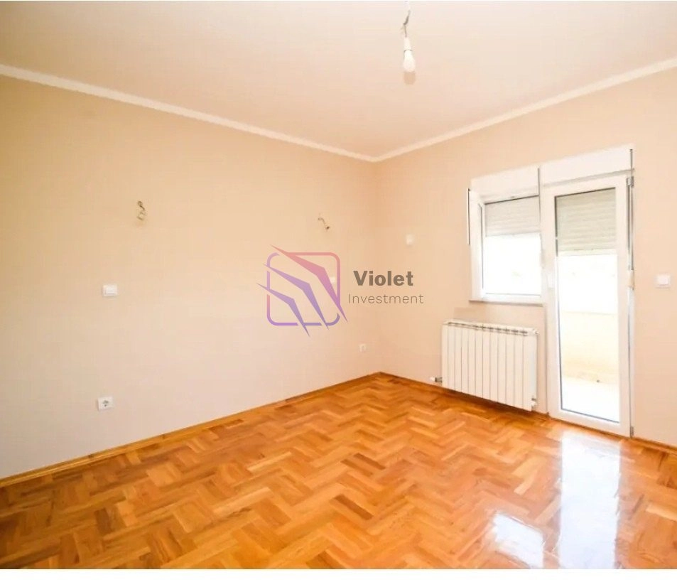 Porodicna-kuca-sa-velikim-placem-u-Donjoj-Gorici-Podgorica-4 Plac – Donja Gorica, Podgorica — fotografija 5