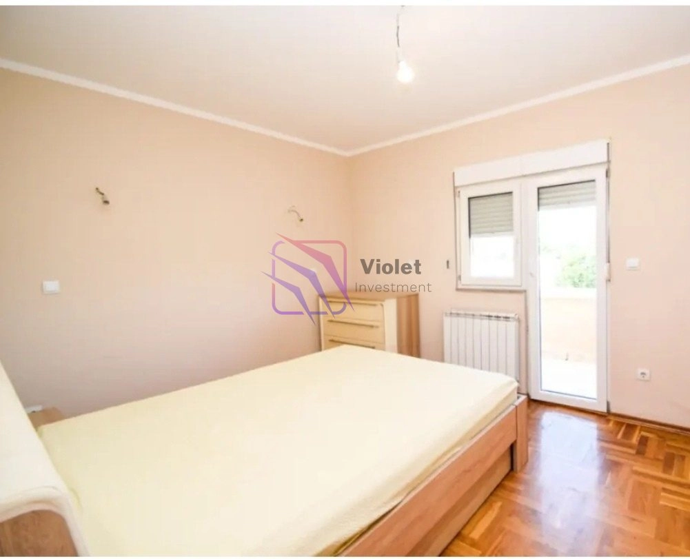 Porodicna-kuca-sa-velikim-placem-u-Donjoj-Gorici-Podgorica-6 Plac – Donja Gorica, Podgorica — fotografija 7