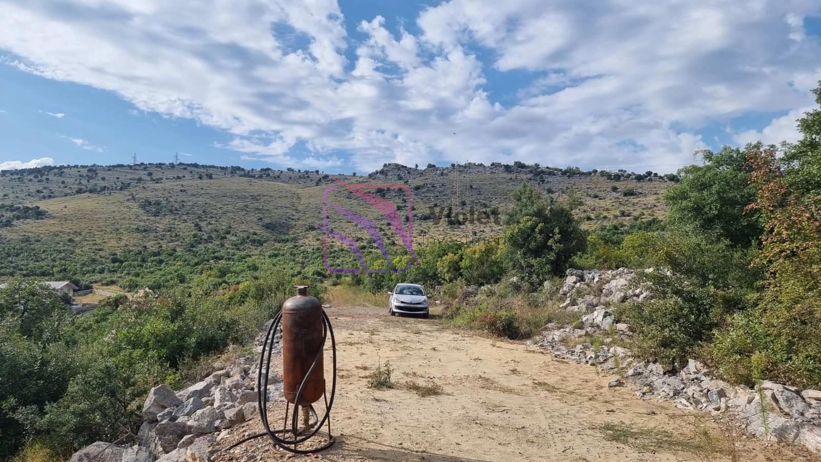 Plac-u-Tolosima-Podgorica Plac 1500 m² u Tološima