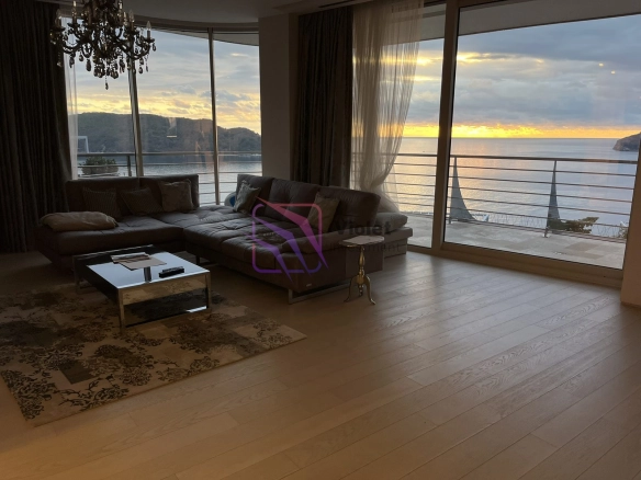 Izdavanje: Kuća 180 m² – Boreti, Budva — fotografija 3