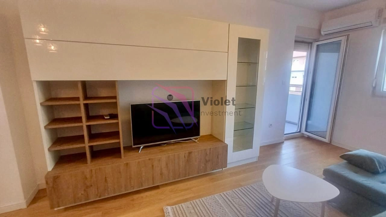 Jednosoban-stan-u-naselju-Central-Point-Podgorica-1 Izdavanje: Jednosoban stan 49 m² – Central Point, Podgorica — fotografija 2