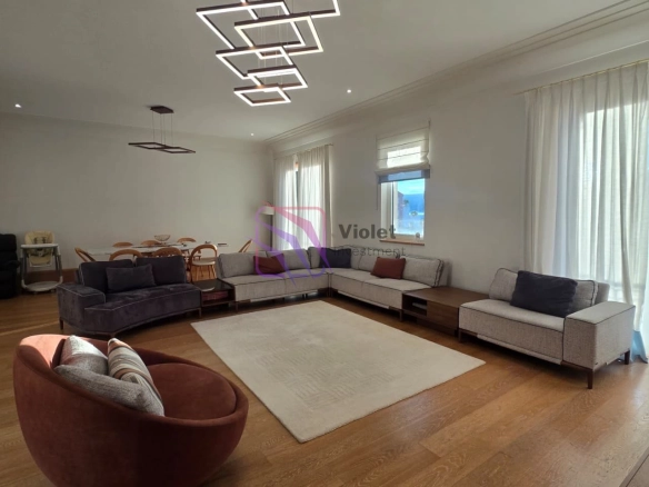 Izdavanje: Četvorosoban stan 240 m² – Seljanovo, Tivat — fotografija 3