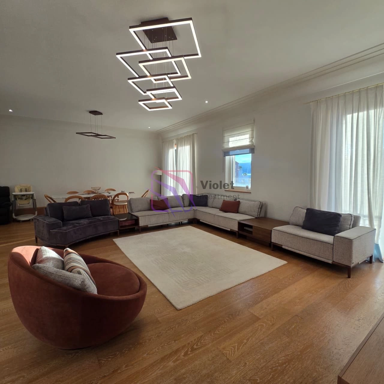 Cetvorosoban-stan-sa-pogledom-na-more-i-marinu-Gorica-Tivat-2 Izdavanje: Četvorosoban stan 240 m² – Seljanovo, Tivat — fotografija 3